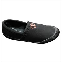 Washable Ladies Black Slip On Canvas Shoes