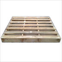 Double Deck Wooden Pallets - Plastic Material, Customized Size, Brown Color | Durable Performance, Reversible Middle Deck Boards, Rust Proof Structure