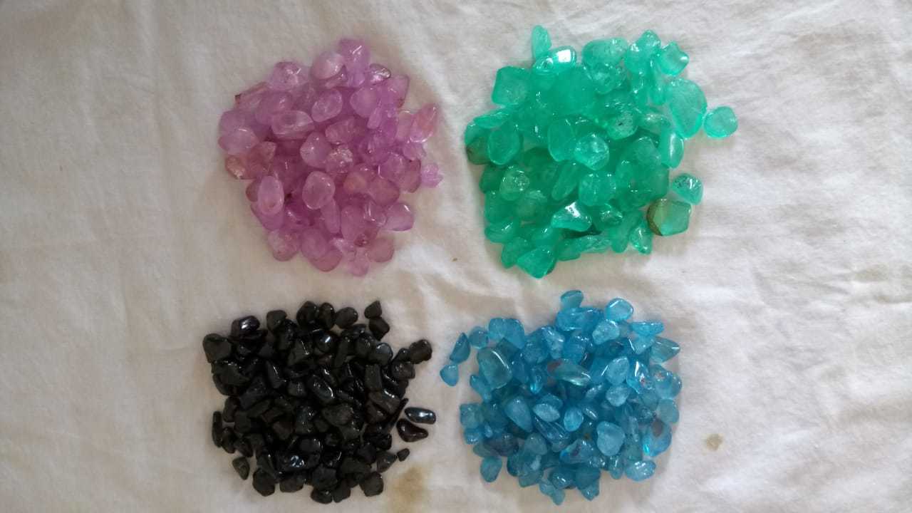 gemstone crushed chips and machine polished stone beads