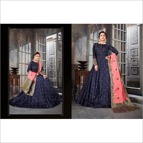 Ladies Gown Bust Size: 38-46 Inch (In)