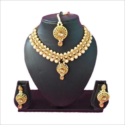 Light Weight Necklace Set Gender: Women