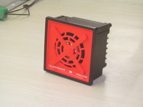 Panel Hooter
