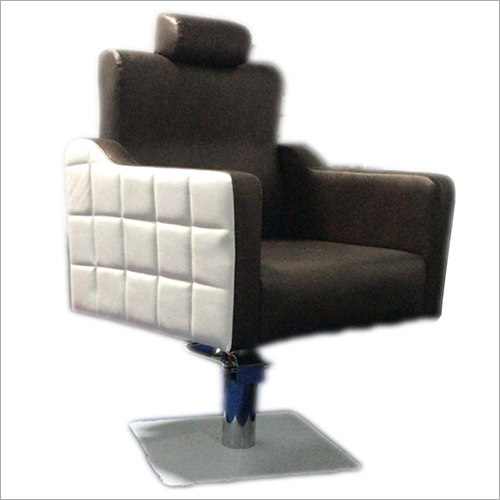 Wood Beauty Parlour Hydraulic Chair at Best Price in Delhi | Apl Interiors