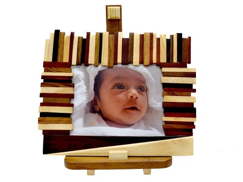 Multicolor Table Top Wooden Photo Frame