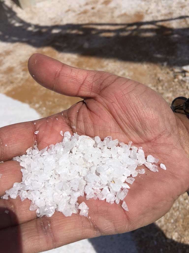 Indian Snow White Quartz Crushed and semi - polished paving small pebbles