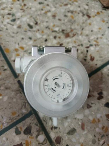 Huba Differential Pressure Switch Range 100 To 1000 Pac