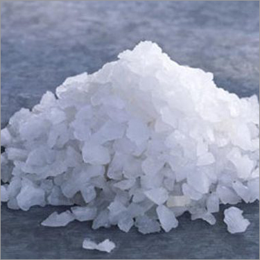 Natural White Vadakara Salt - Industrial Grade 99% Purity White Color Hygienically Stored 5-10% Moisture Easy to Dissolve Supports Energy Levels Boosts Metabolism 9-12 Months Shelf Life