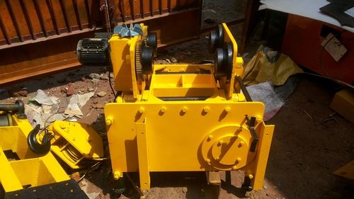 Wire Rope Hoist - Color: Yellow