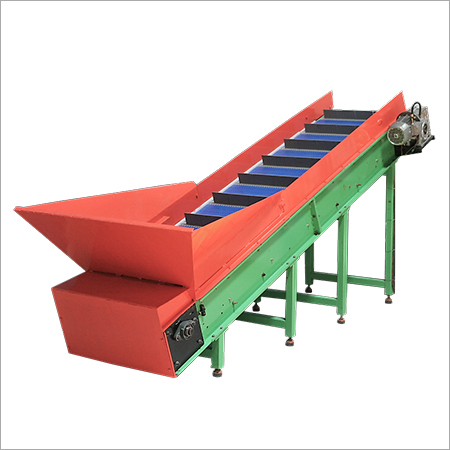 Inclined Cleated Food Grade Link Chain Conveyor with Hopper
