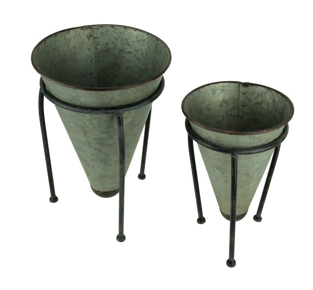 Metal Rustic Cone Shaped Tabletop Planters