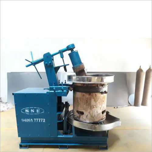 Blue Automatic Maracheku Oil Crushing Machine