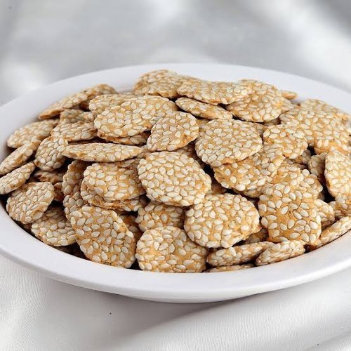 Gud Revdi - Whit Flex Seed, Sweet Taste, 3-Month Shelf Life | Nutrient-Rich Dry Sweet with Protective Packaging