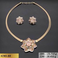 Heptagon Flower Shape Gold Chain Set