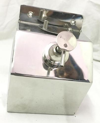 Washroom soap dispenser