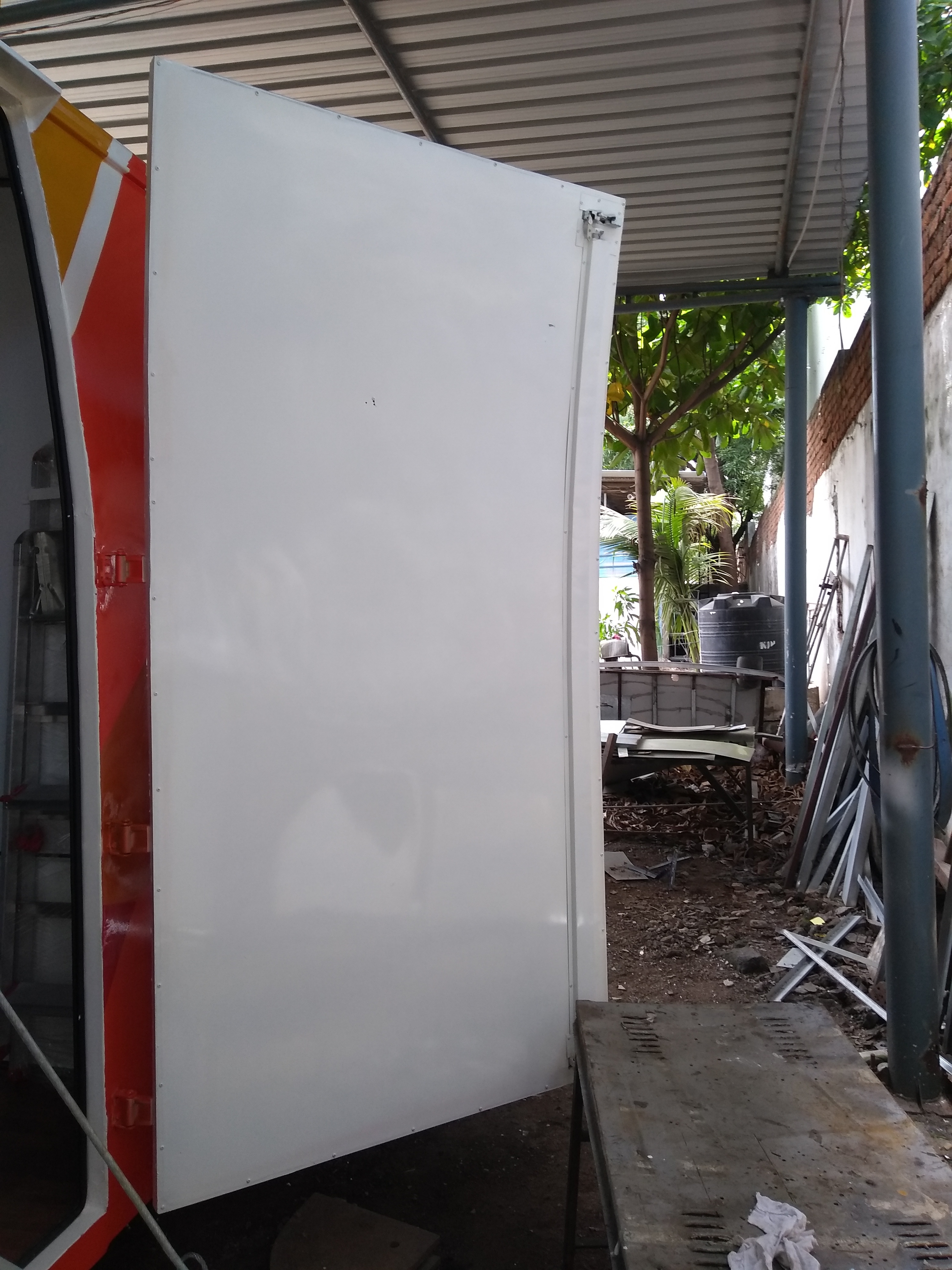 CAR DOOR