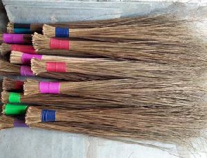 Coconut Broom Application: To Sweep