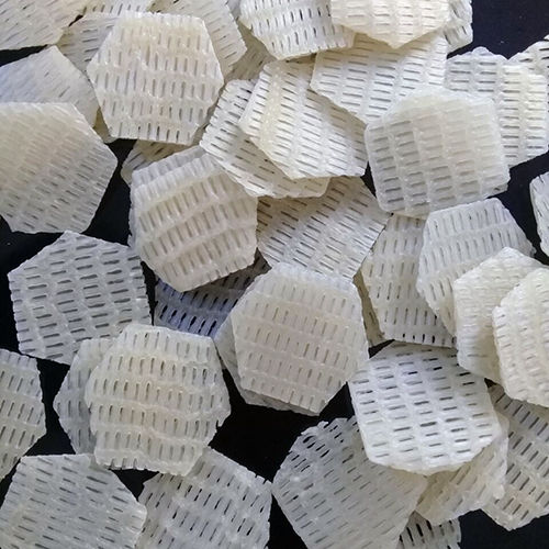 Easily Digestible White Hexagonal Shape 3D Papad