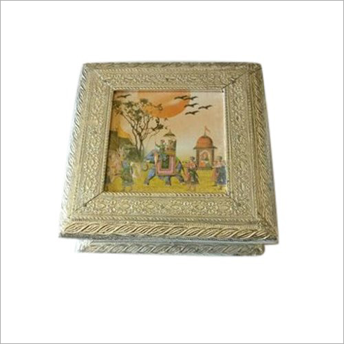 Polished Wooden Designer Dry Fruit Box