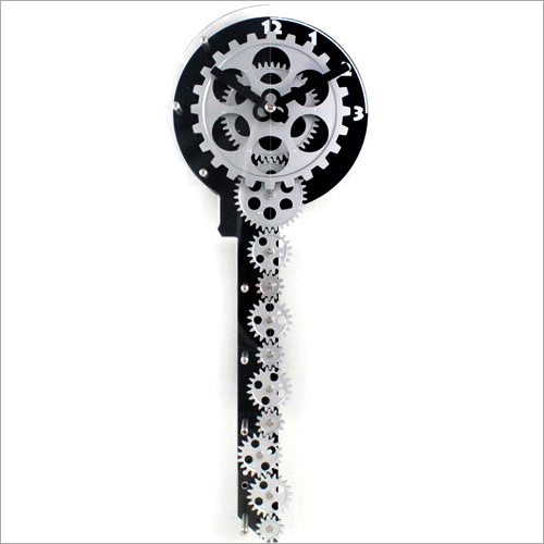 Key Style Moving Gears Clock