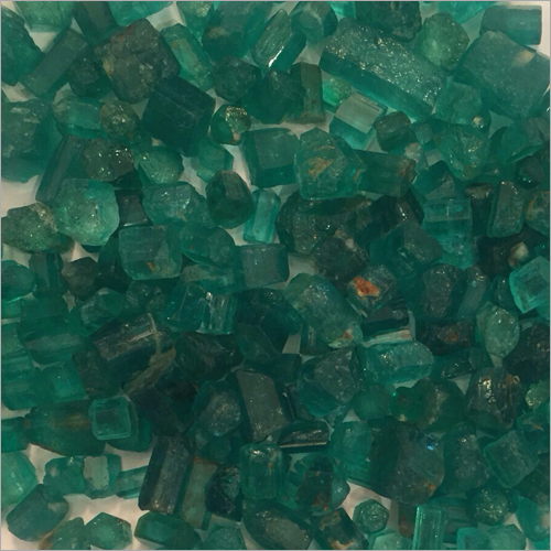 Raw Emerald Stone Size: Diffrent Size Available