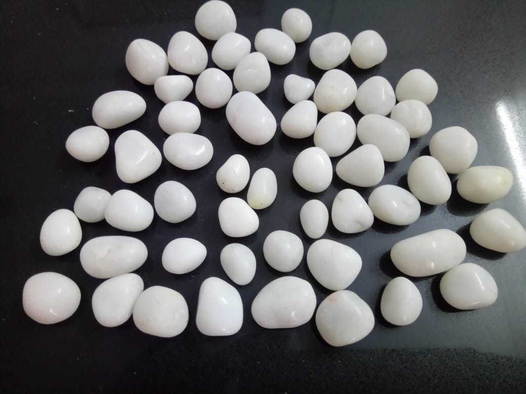 premium Polished and unpolished White Natural Pebbles and Cobbles Stone for Garden Decoration