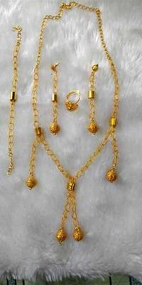 Imitation Gold Jewelry - Luxurious Alloyed Colors, Unisex For Anniversary, Engagement, Gift, Wedding & Party