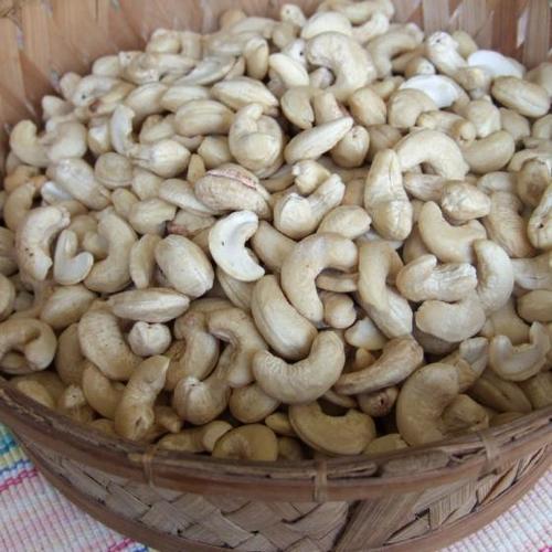 Raw Cashew Nuts W240