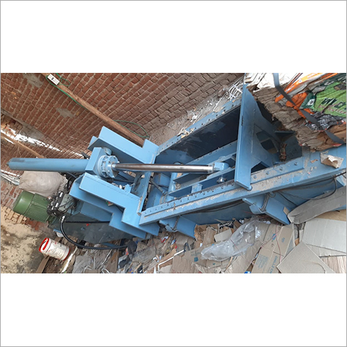 Carton Baling Press Machine - Metal Construction, 220-440 Volt (v) | Industrial Application for Efficient Waste Compression