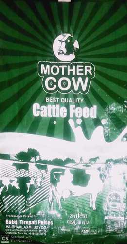 CATTLE FEED - Mung Beans Powder , 100% Purity, Natural Drying Process, White Color, 2-Year Shelf Life, Splited Physical Form