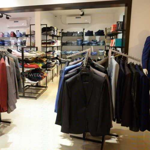 Polished Garment Dishplay Rack