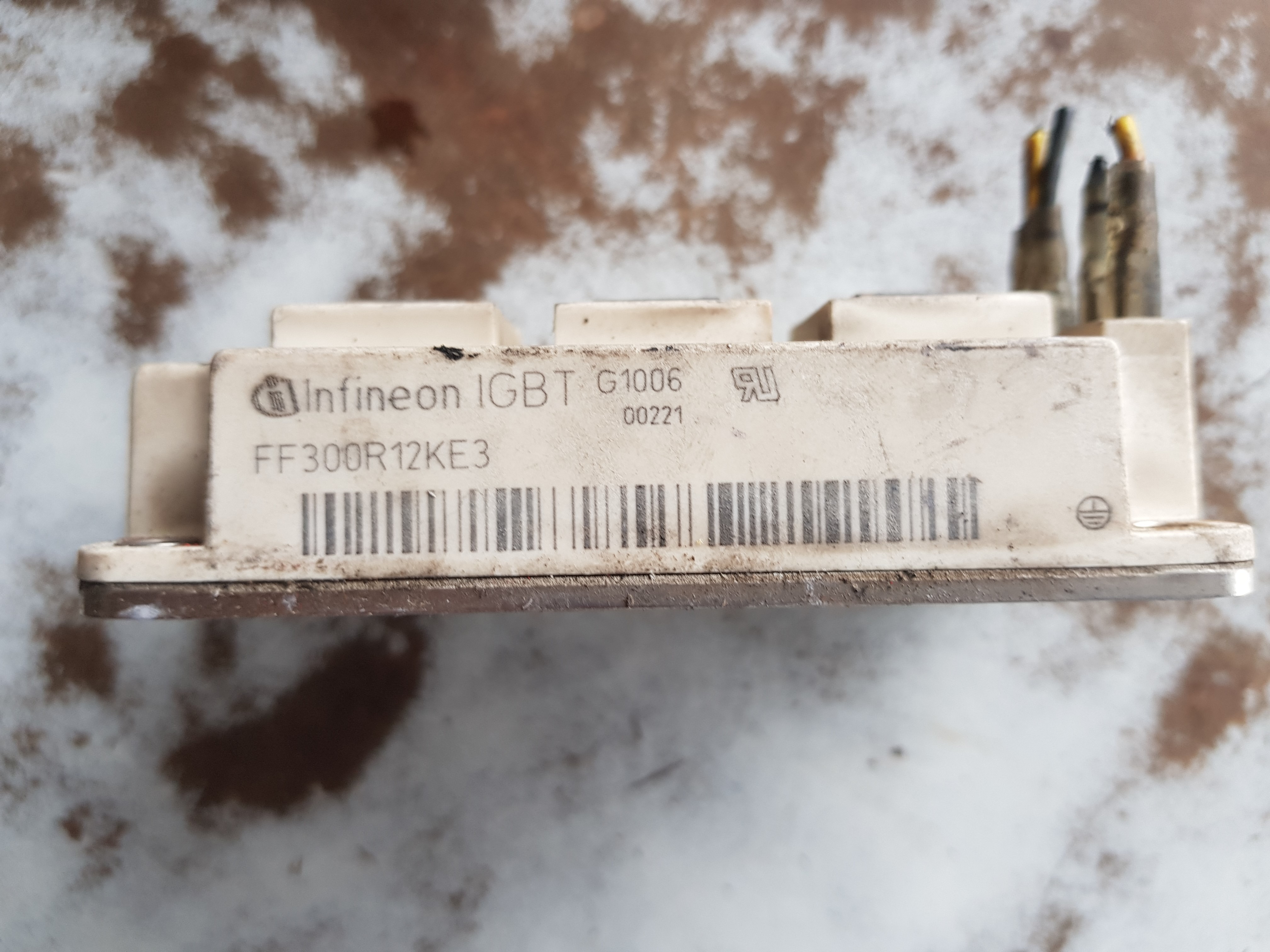 INFINEON FF300R12KE3