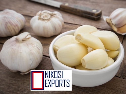 Raw Peeled Garlic