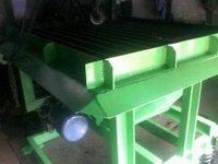 Sand Vibrator Capacity: 500 To 5000 Kgs Kg/hr
