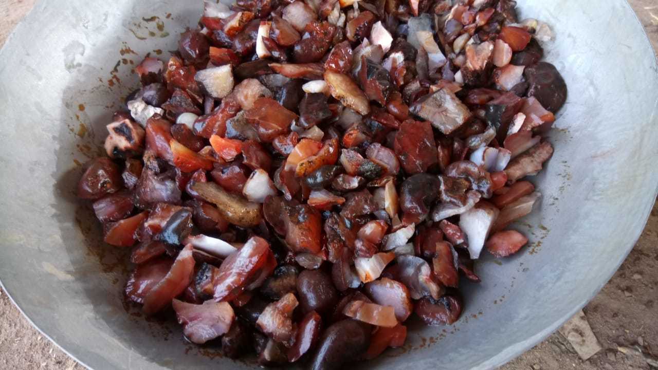 Red carnelian rock stone polished chips and crushed Aggregate healing stone jewelry used