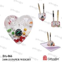 Heart-shaped Paper Weight - Glass Material | Personalized Logo, Maintenance-free, Attractive Design