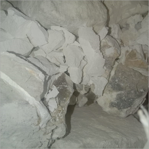 White Limestone Lumps - 99% Purity, Customizable Size and Granular or Powdered Form, Ideal for Industrial Applications and Filler Use