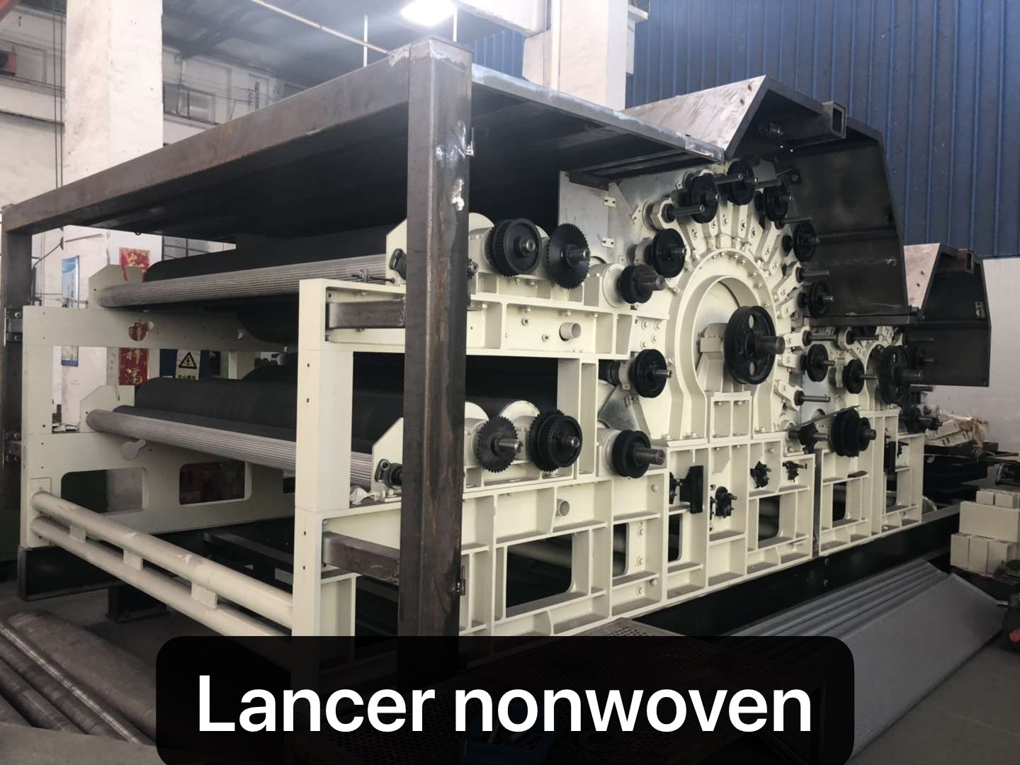Nonwoven interlining production machine