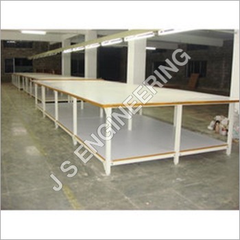 Cloth Cutting Table
