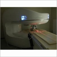 Hitachi Aperto Lucent MRI Machine
