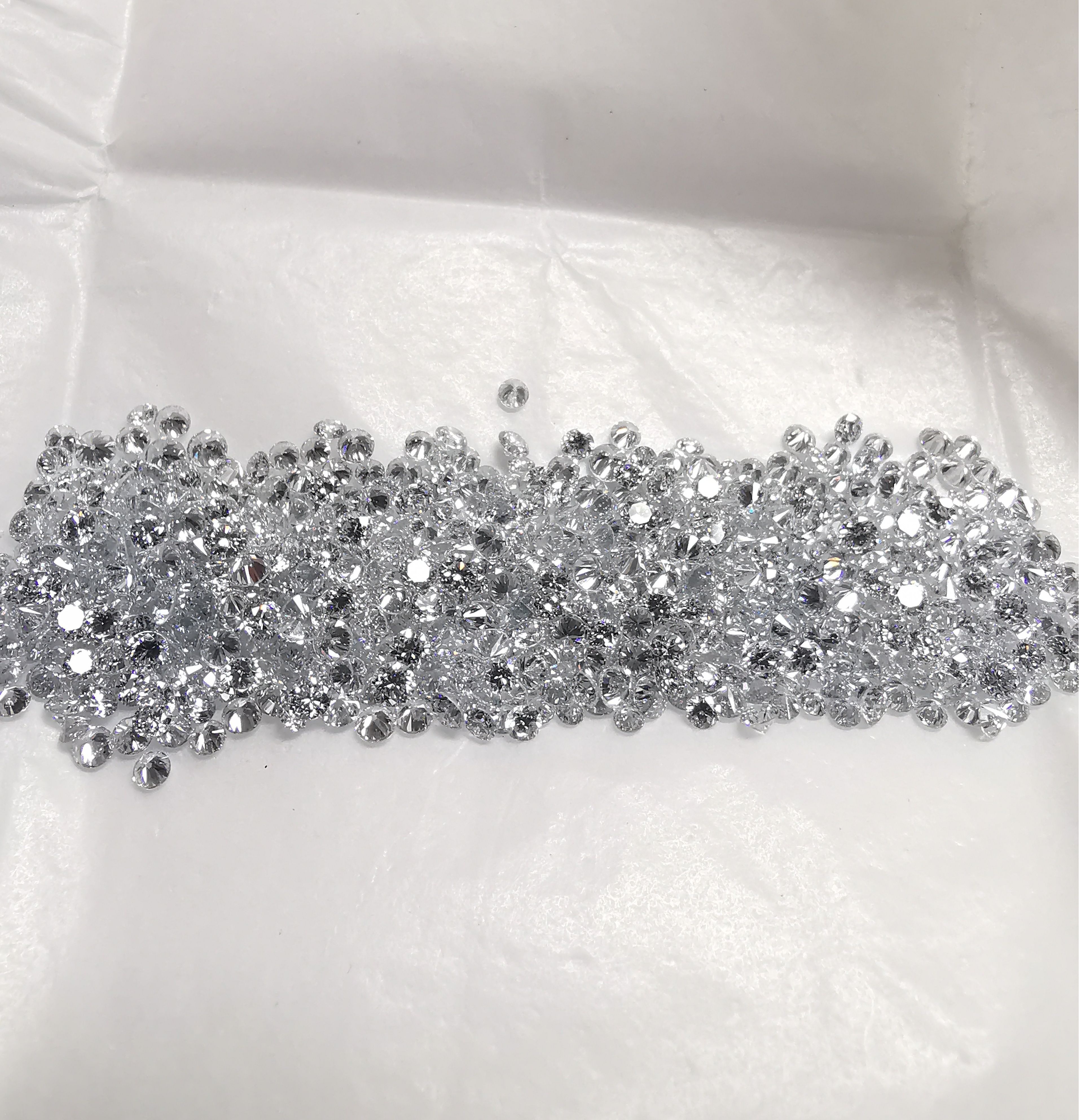 Cvd Diamond 1.90mm to2.00mm DEF VVS VS Round Brilliant Cut Lab Grown HPHT Loose Stones TCW 1