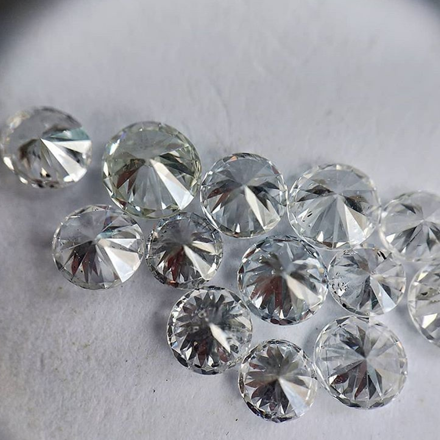 Cvd Diamond 2.00mm to 2.10mm DEF VS SI Round Brilliant Cut Lab Grown HPHT Loose Stones TCW 1