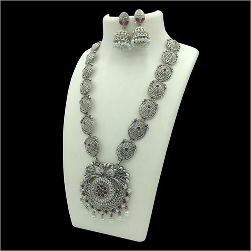 Ladies Imitation Necklace Set Gender: Women