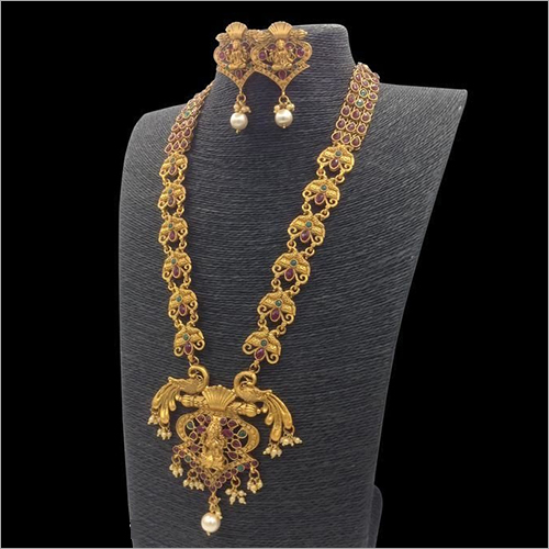 Ladies Artificial Necklace Set Gender: Women