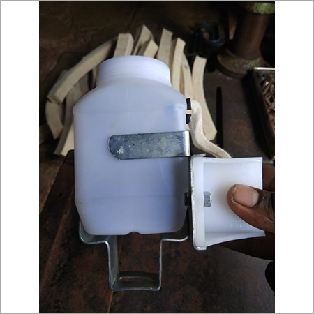 Rail Oil Bottle - Plastic, 10-20mm Step Width | Electric Power Supply, AC Drive Type, Ideal for Elevators and Cargo Lifts