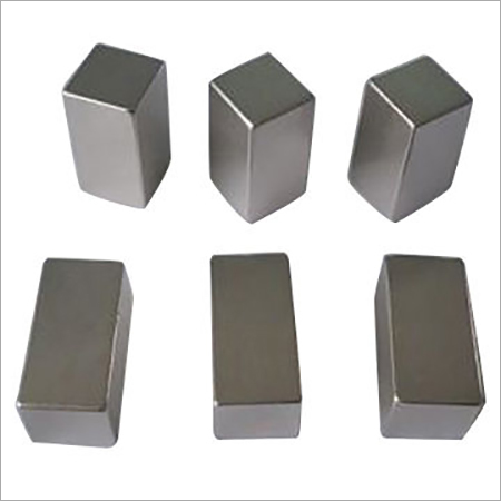 Lift Square Magnet - Steel, Step Width 10-50 cm | For Passenger Loading, Freight and Building Elevators, AC Drive, Electric Power Supply