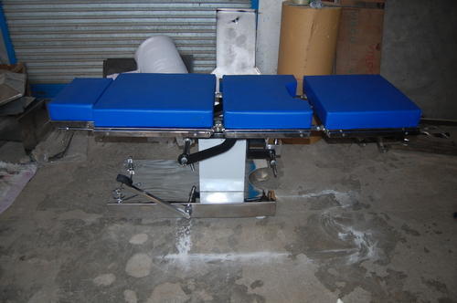 Gynecology Operation Table - Stainless Steel, 1830 mm Length x 485 mm Width, 173 Kg Load Capacity | Folded Design, Durable Foam and Stainless Steel Materials