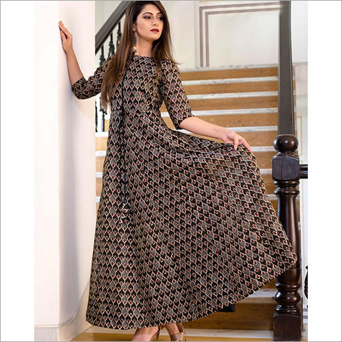 Available In Different Color Black Colour Pure Maslin Fabric With Digital Print Gown