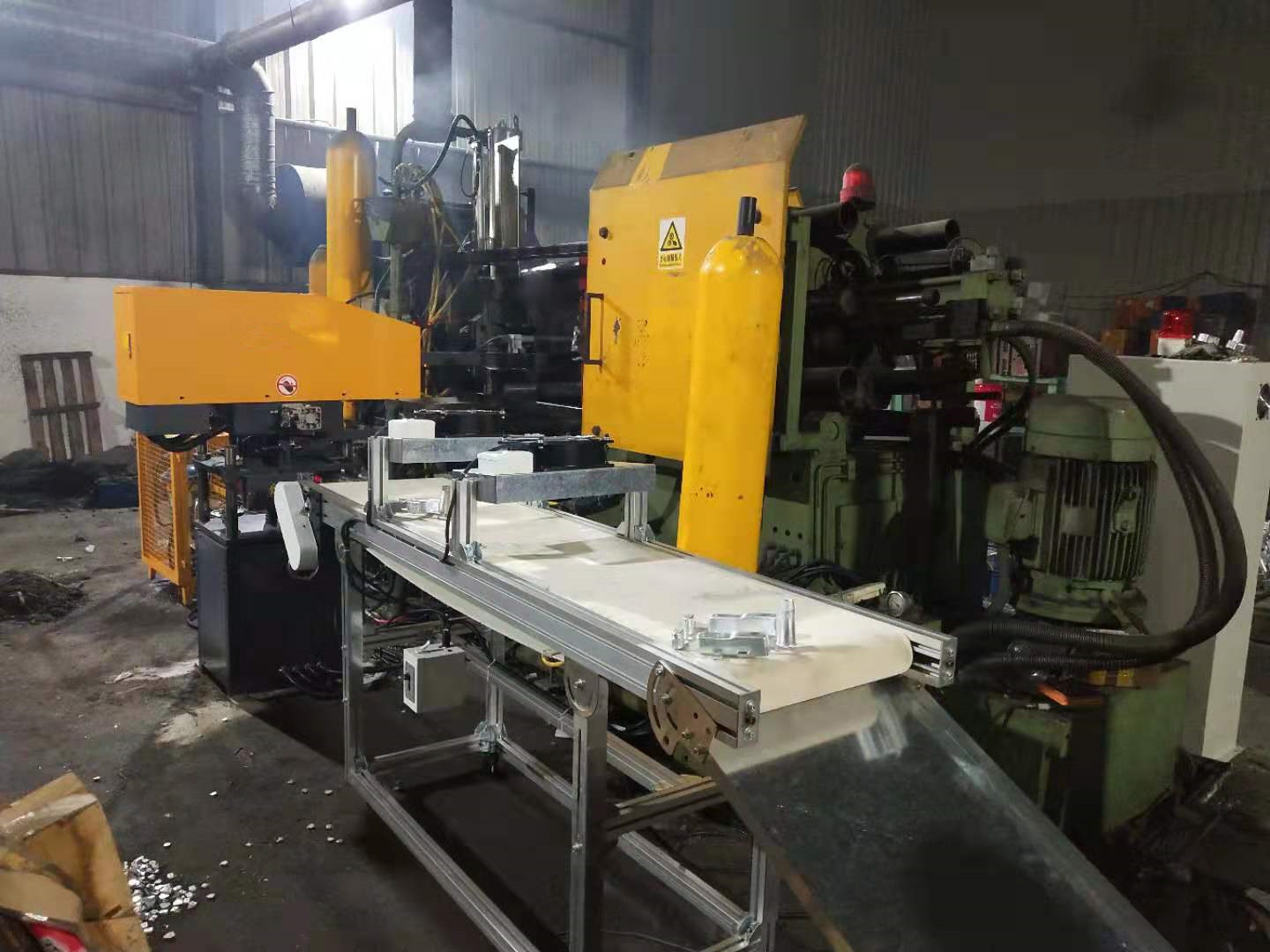 Hot Chamber Die Casting Machine Automatic Extractor