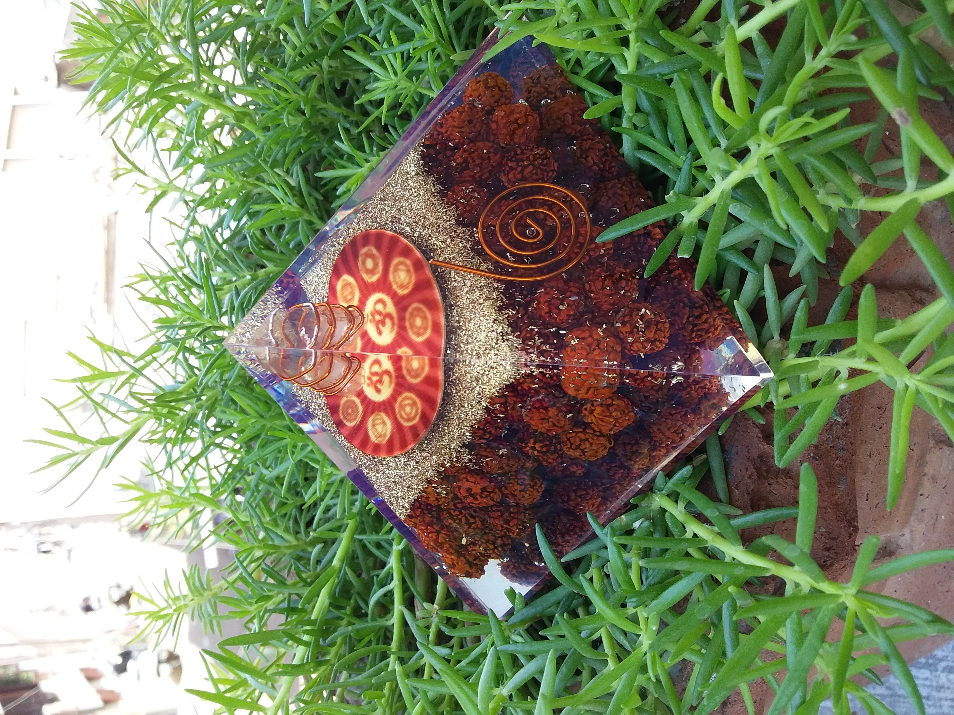 ORGONE RUDRAKSHA IN URJA YANTRA LOGO PYRAMID