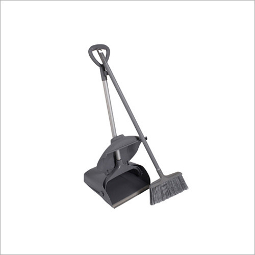 Plastic Closed Dustpan Application: House Hold